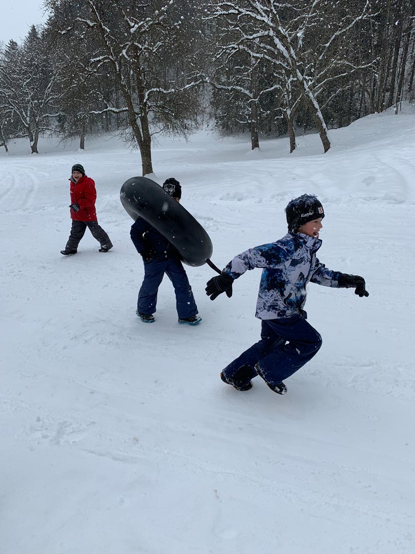 Gschlosserhof-Winterspass-Kinder-Rodeln-2