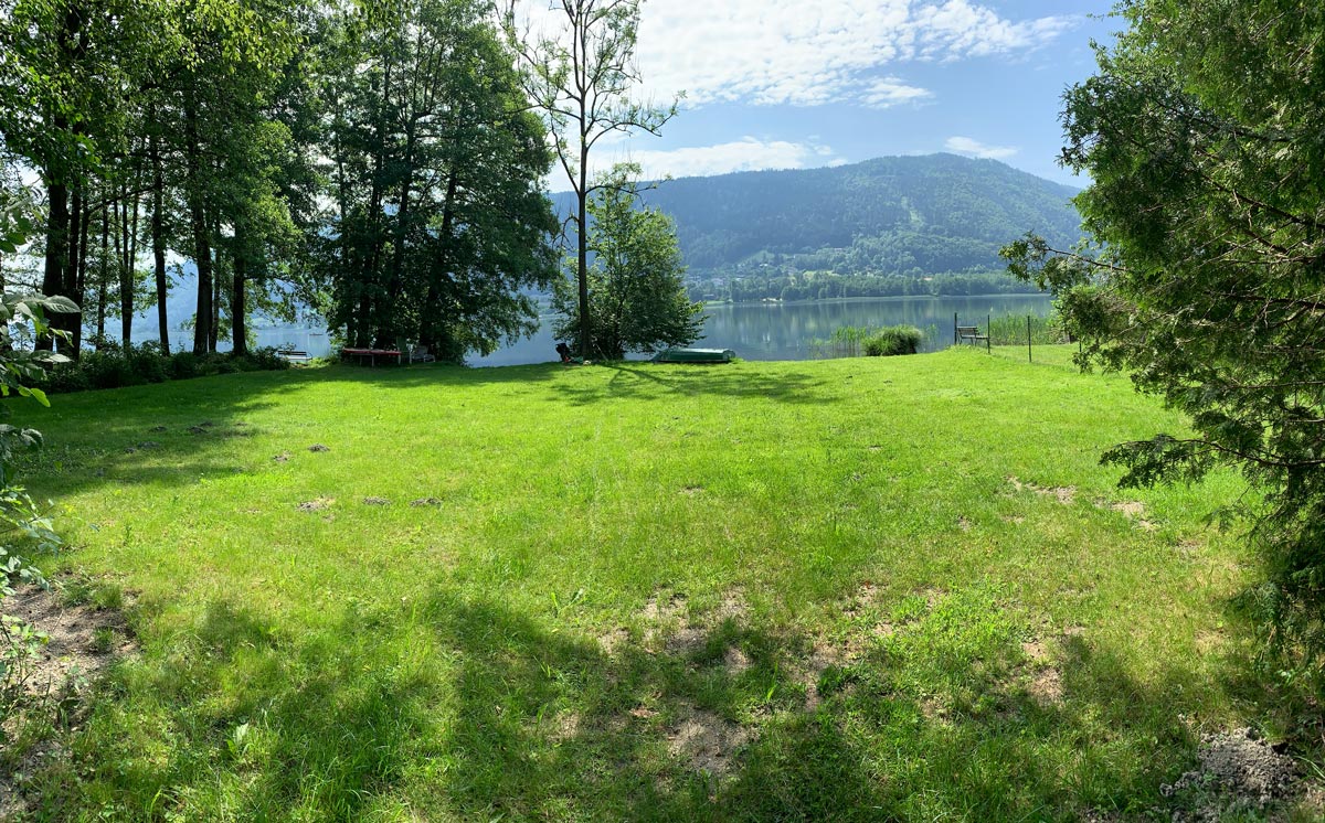 Gschlosserhof-privater-Badestrand